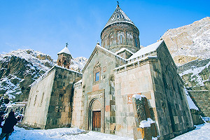 世界文化遺產》峻嶺間的千年古蹟－亞美尼亞格加爾德修道院