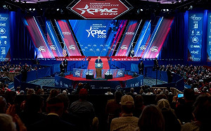 美國保守聯盟會議有人染武漢肺炎 川普同場與會