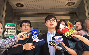 40萬份連署書明日送出 罷韓團體赴高市警局防「韓粉出征」