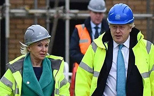 武漢肺炎》英國衛生次長爆確診   上週剛和首相同台