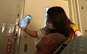 武漢肺炎》植物人家屬「想見你」，嘉義創世採視訊探訪