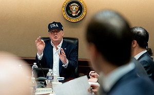 川普終於接受檢測  旅遊禁令擴大至英國愛爾蘭