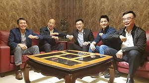 國民黨南下高雄密會救韓 網驚呼：這照片不就是五漢廢言？