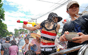 連2天確診激增 泰國擬取消潑水節新年連假、停課