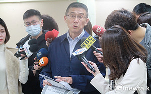 質疑前社會局長爆料媒體 王浩出示對話訊息批「她是正常人？」