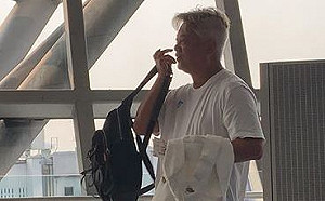 曼谷機場未戴口罩高談闊論   港星陳百祥被罵爆