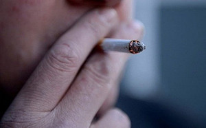 武漢肺炎》醫界警告:吸菸者較易感染武漢肺炎