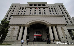 囤積上萬片口罩網路兜售高價賣 桃婦女15萬元交保