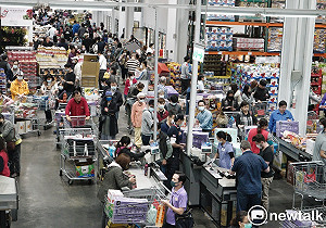 又現「衛生紙之亂」 賣場祭限購令每人每車只能買1串