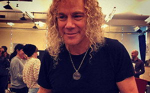 武漢肺炎》邦喬飛也中鏢！鍵盤手樂觀喊：這是流感，不是瘟疫