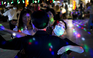 良影一二》武漢疫情持續 民眾戴口罩過生活顧飯碗共同抵禦病毒