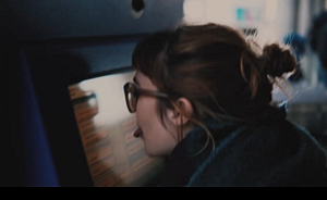 拍影片亂舔「挑戰病毒」 瑞士女主持人、美網紅疑確診