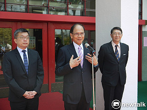 游錫堃省議會舊地重遊  期許凸顯台灣為華人第一個民主國的亮點