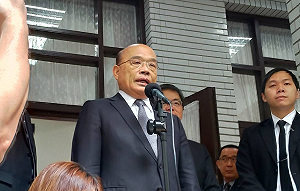 英情侶怨在台隔離像監獄報導已刪除  蘇貞昌：台灣禁得起檢驗