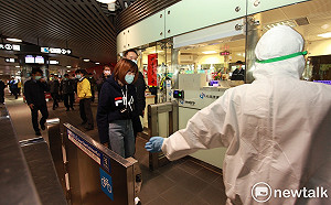 機捷4/1起全面實施發燒篩檢  籲乘客全程配戴口罩