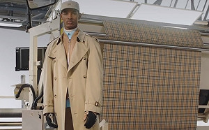 又一名牌加入防疫行列！Burberry改生產防護衣、口罩