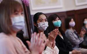 (影)世界公認抗疫方程式短片發布  外交部:台灣防疫不遺漏任何人