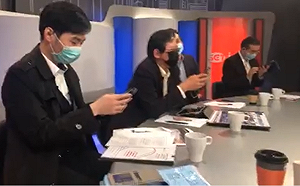 (影)電視史上的第一次！王定宇率先響應社交距離