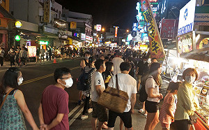 疫情升溫不能出國  國內旅遊平安險暴增