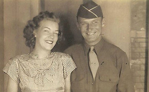 武漢肺炎》104歲二戰老兵戰勝病毒   出院歡度生日派對