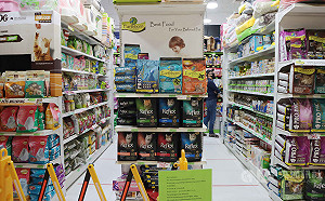 星國關非必要服務業 美容院現人潮寵物洗澡暴增