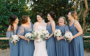 創夢新鮮事》參與妳的幸福時刻！Brideside為新娘與伴娘量身打造婚紗