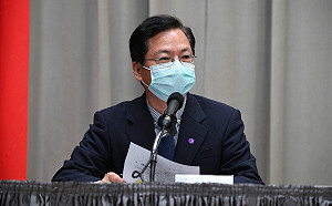 龔明鑫：發現金紓困「不合情理」 網友：官員先試行「酷碰券」