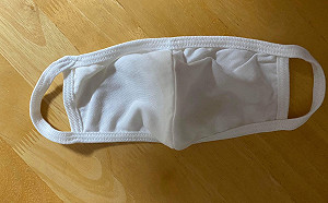 這能戴嗎？日本廣發布口罩前 被爆曾給地方無鬆緊帶布口罩