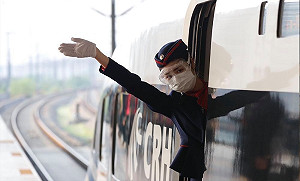 武漢「解封」！首班開離湖北省列車發車