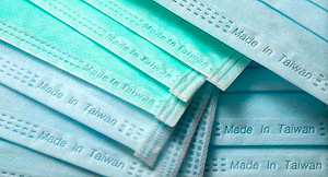 衝超商領口罩！一拆封「意外驚喜」全場羨慕炸：天選之人