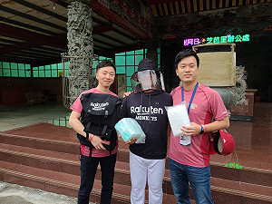 中職／克魯茲結束桃猿客座教練職務　獲贈口罩防護衣