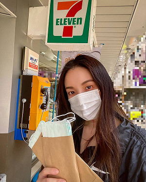 陳時中帶頭戴「粉紅色口罩」！歐陽靖：謝謝部長做最好的示範