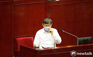 口罩販賣機還不夠？柯文哲：應該還要口罩自動分包機