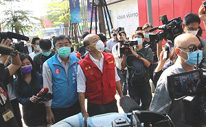 視察確診個案重要活動地 韓國瑜：全面消毒嚴防疫情擴散