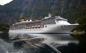 歌詩達大西洋號爆群聚感染  增至48人確診