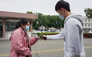 嗶一下就完成實名登記 金門縣府防疫再升級