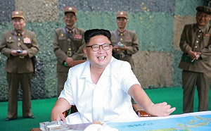 玩水騎馬攏係假？脫北議員爆：金正恩不能站不能走