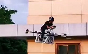 以後大家飛去上班！多國相繼研發成功「飛行摩托車」試飛畫面曝光