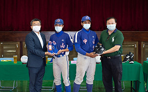中市中山國中棒球隊獲全國亞軍  蔡其昌牽線企業贈200雙運動釘鞋