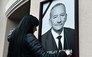 中國逼死柯佳洛？  捷克雜誌總編:太牽強