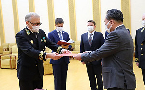 金正恩又不見人！俄羅斯授紀念章 外相李善權代領