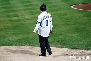 武漢肺炎》職棒鬆綁？開放飲食、進場2千人  陳時中：有可能會同意