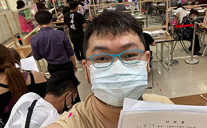 網紅自拍投稿「靠北蘇睏」遭刪照  納悶：說好的言論自由呢？