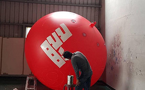 投影、洗地後要「飛高高」創意罷韓再現 網驚：高雄的天空要被拆了