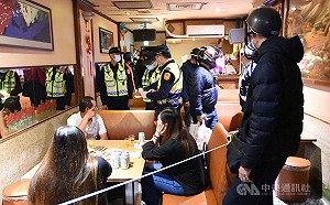 澎湖八大行業有條件營業 明起解除戶外戴口罩規定