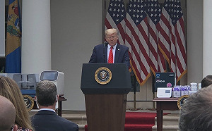 別問我！ 川普槓上華裔女記者：這問題去問中國