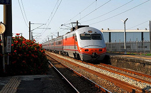 全台最糟糕的火車站？乘客抖出「暗黑答案」：走到要瘋了