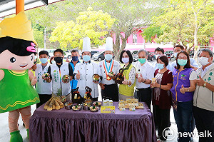 鳳梨好筍季移師龍崎 黃偉哲化身炒筍達人替竹風輕旅行銷