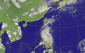 颱風「黃蜂」減弱為輕颱！氣象局：不排除發布海警