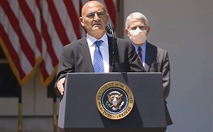 竟然稱讚敵營！川普防疫負責人說拜登推戴口罩100天是「好主意」